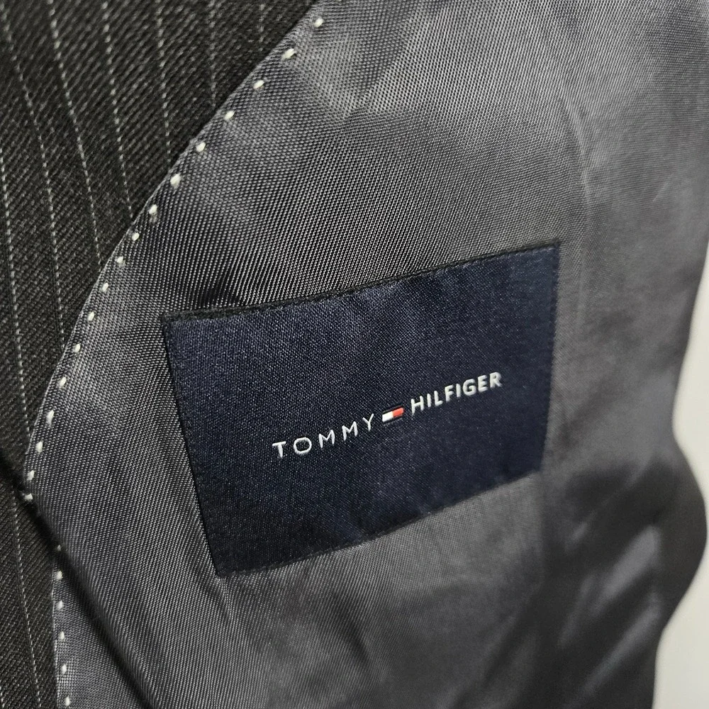 Tommy Hilfiger Men's Sport Coat Blazer Two Button Gray Pin Stripe Wool 46L